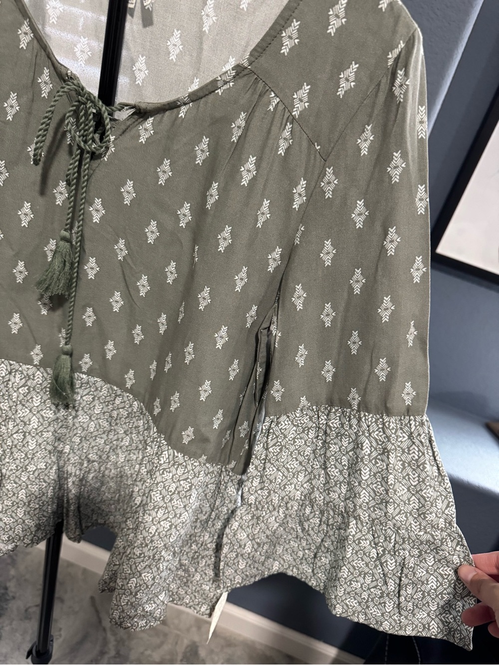 Mudd Olive Green Printed Tassel Tie Boho Tunic - Picture 3 of 7